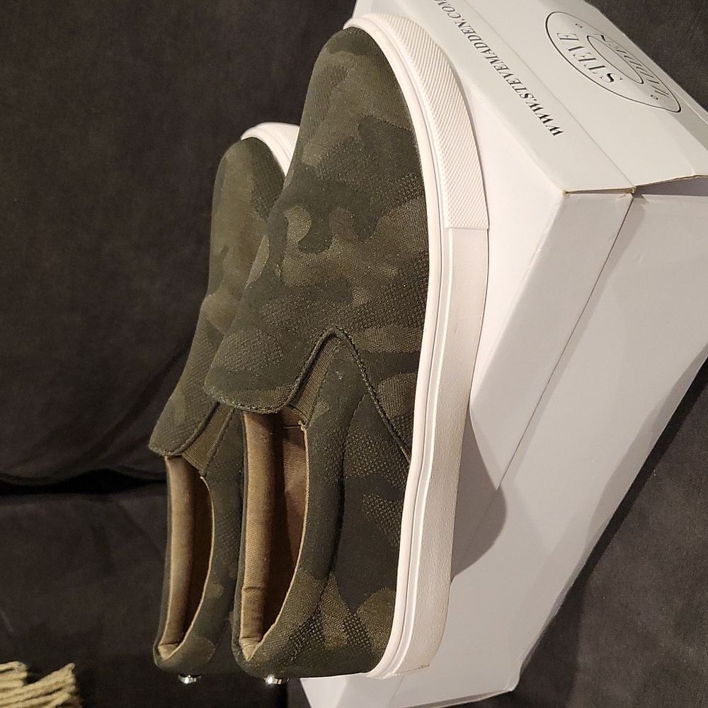 Steve Madden Slip-on Sneaker